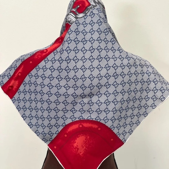 Gucci Gray and Red Scarf - Picture 5 of 12